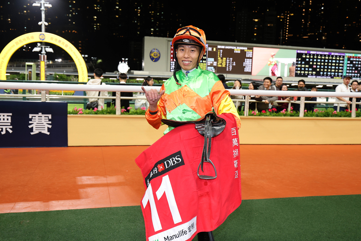 何澤堯贏得在港六百場頭馬里程碑 – 賽馬新聞 – 香港賽馬會